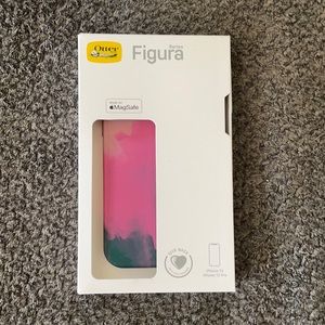 Otterbox iPhone cast 12/12pro